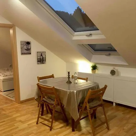 아파트 Elegante Mit Kaminofen Im Thueringer Wald *